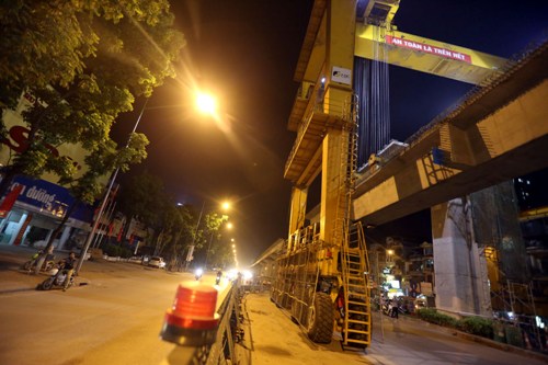 Đêm trên công trường đường sắt Cát Linh - Hà Đông ảnh 8
